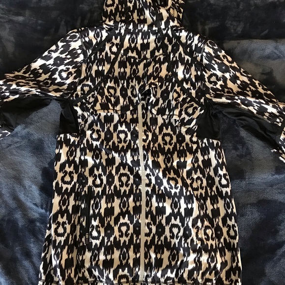 Lululemon Ikat Willpower Pullover Windbreaker - Picture 5 of 8